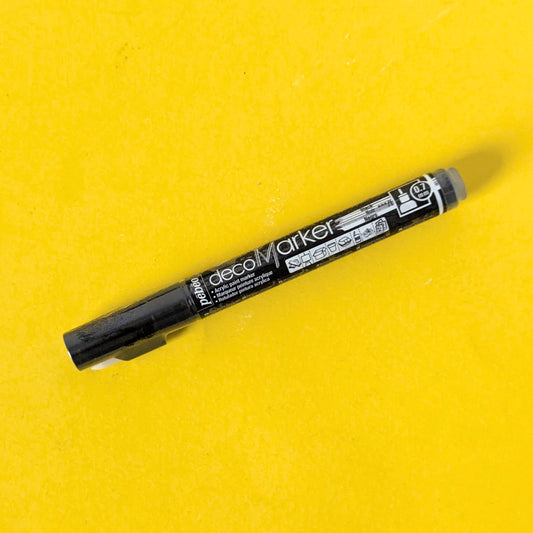 Acrylic paint marker