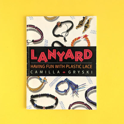 Lanyard / Scoubidou par Camilla Gryski